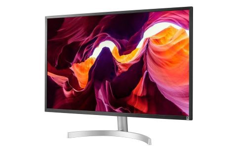 What are the perks of a 400 nits lcd monitor? Enjoy sharp pictures and good performance daily!