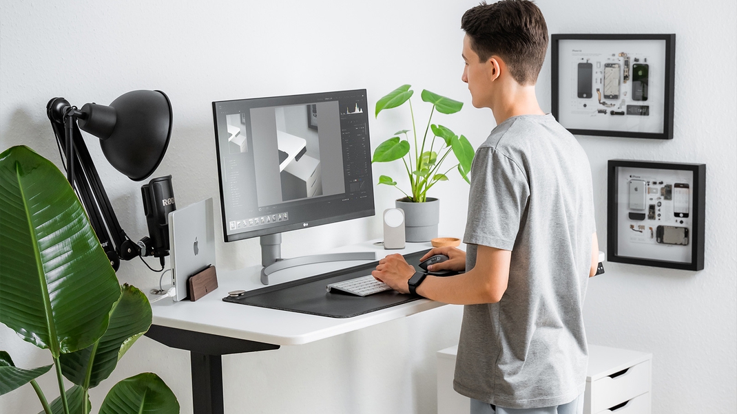 Boost productivity with autonomous smartdesk connect: Your office will feel brand new and super connected.